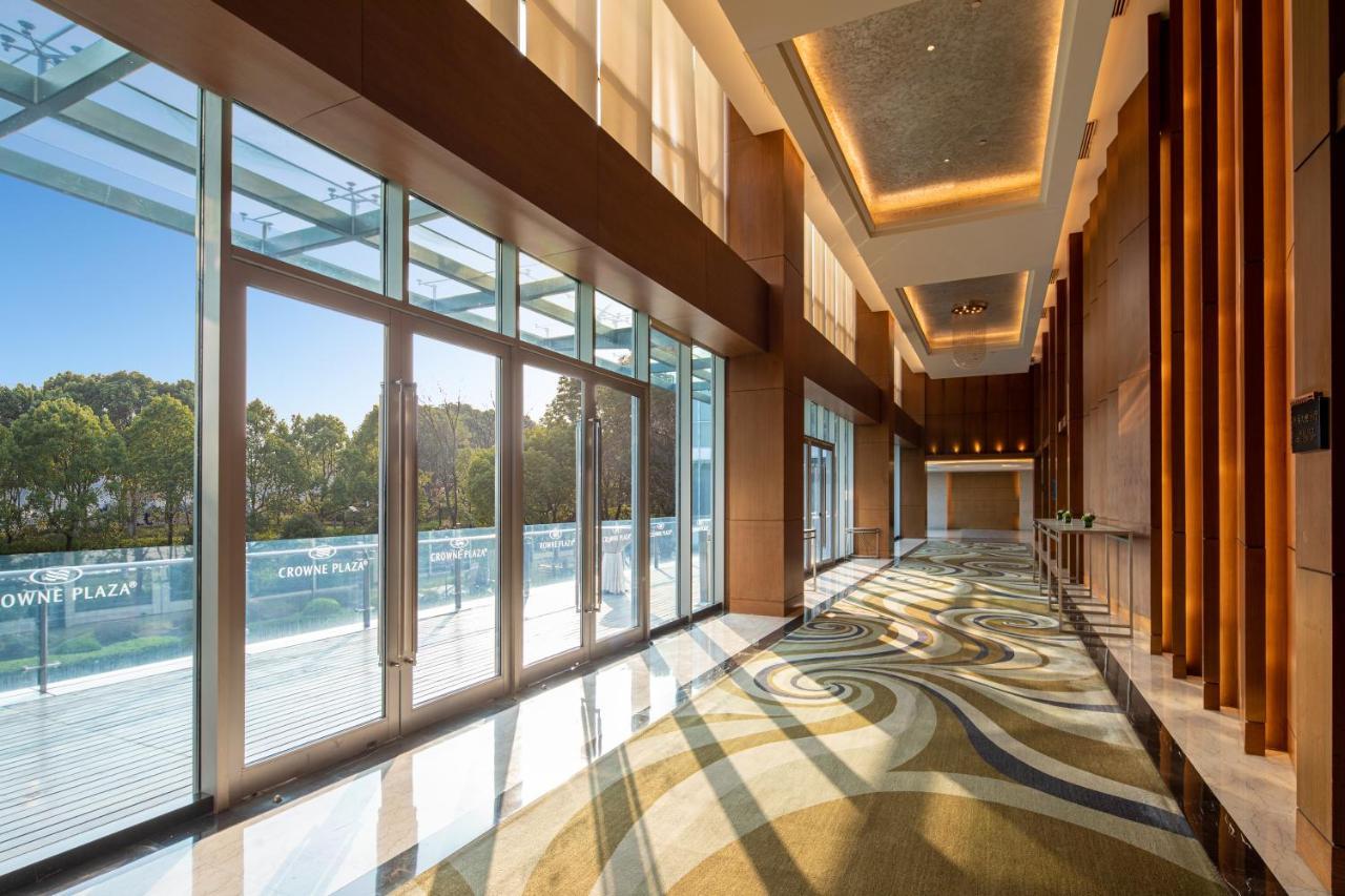 Crowne Plaza Shanghai Xiayang Lake By Ihg Qingpu ภายนอก รูปภาพ